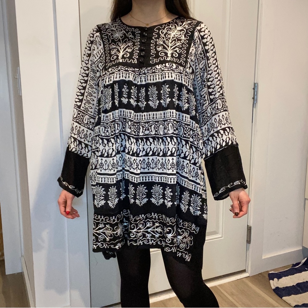 SHALIMAR Black and White Handmade Tunic Top
